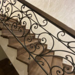 Выполнена облицовка бетонной лестницы