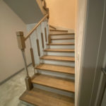 Облицовка металлического каркаса лестницы