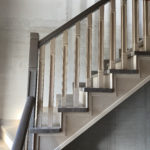 Порода массива ; ступени , поручень , ясень паркетной склейки , дальневосточный