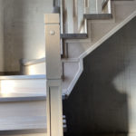 Обшивка нижних и боковых частей лестницы , Мдф шпонированный дубом.