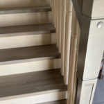 Облицовка металлического каркаса лестницы