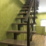 облицовани ступенями из ясеня