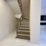 Облицовка бетонного каркаса лестницы