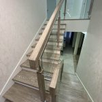 Пристеночная панель и обшивка каркаса лестницы ,Мдф покрашен эмалью   Хелиодур , в рал 9003